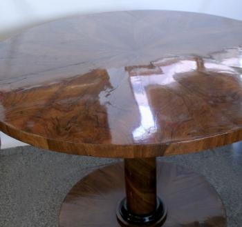 Stůl okolo roku 1820 Stůl okolo roku 1820