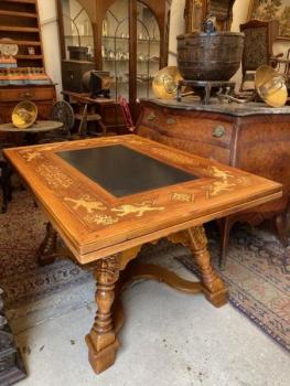 Rozkládací jídelní stůl Rozkládací jídelní stůl