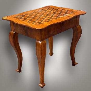 Barokní stůl se zásuvkou Barokní stůl se zásuvkou