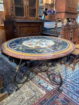 Mramorový jídelní stůl kulatý Mramorový jídelní stůl kulatý